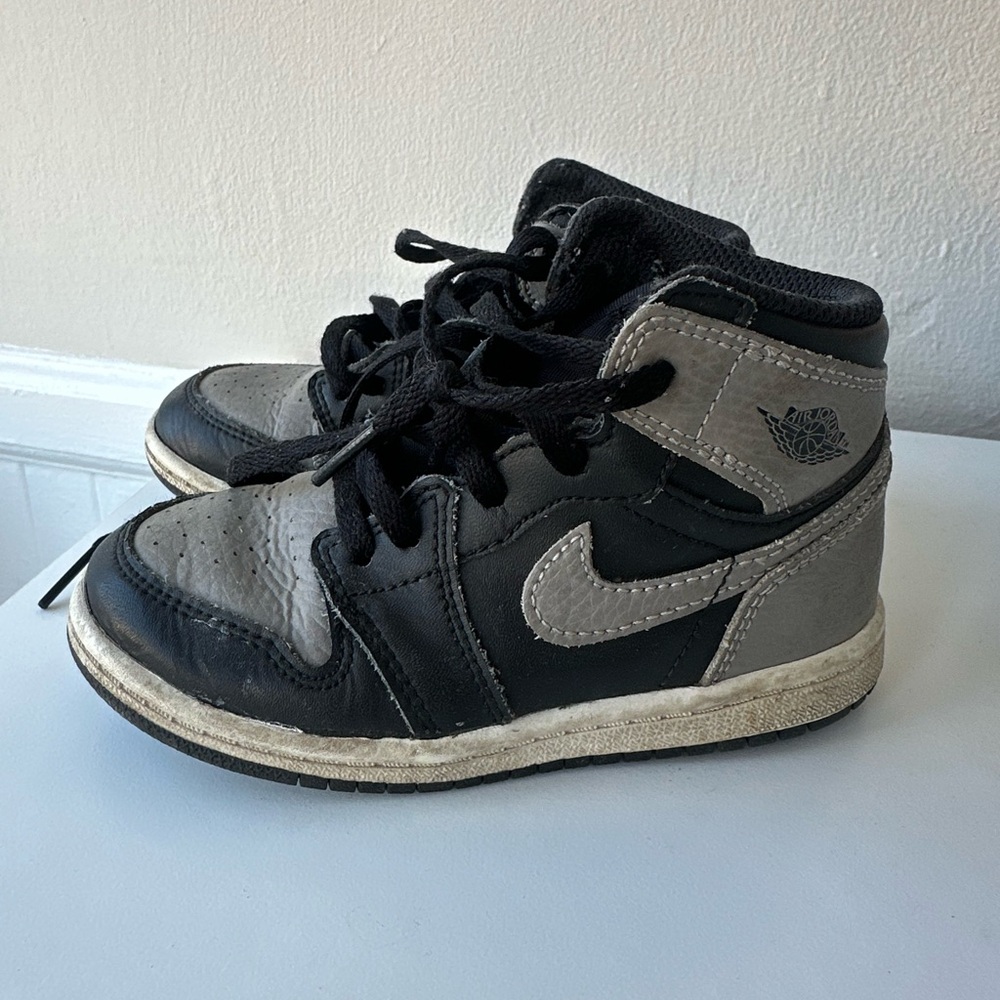 Nike shadow kids sneakers